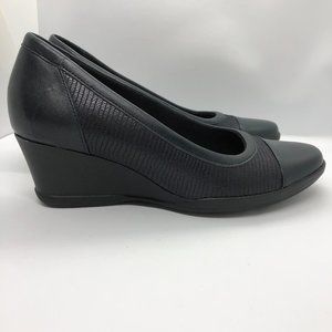 Clarks Everyday Wedge Heel Pumps Shoe #66412 -Navy Blue -Size 6.5 - 2" heel -NEW